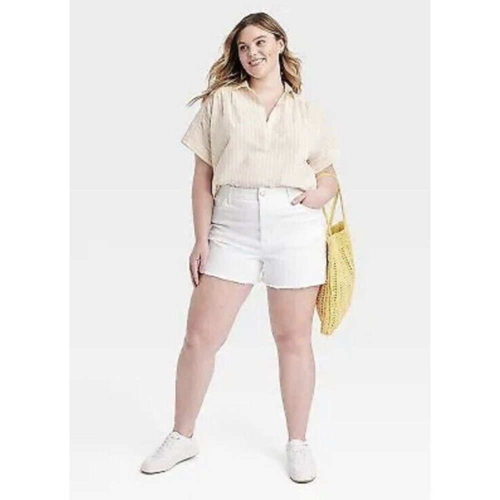 NEW Universal Thread Women's Highest Rise Shortie Shorts Jean White Size 16